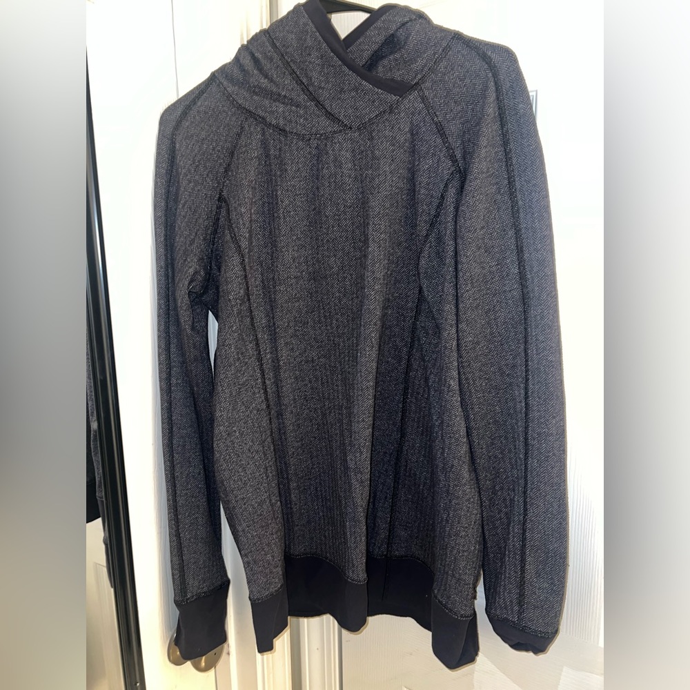 Lululemon think fast pullover hoodie